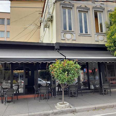 Golden Sleep Hostel Шкодер Екстер'єр фото