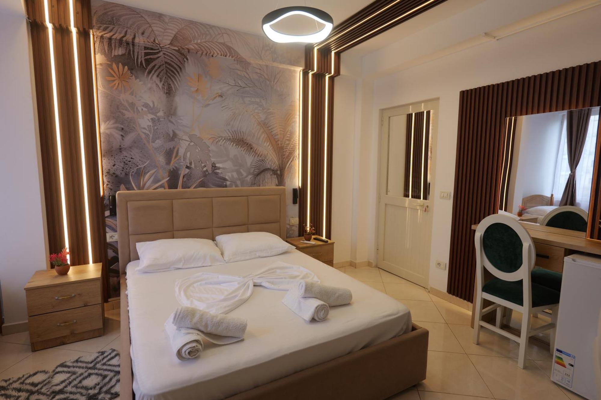 Golden Sleep Hostel Шкодер Екстер'єр фото