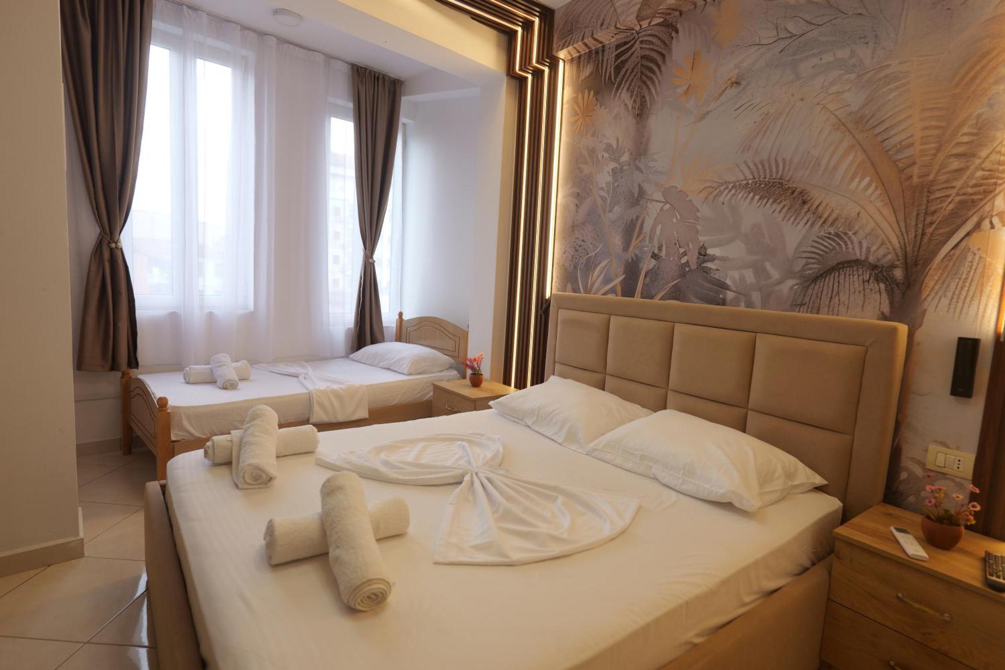 Golden Sleep Hostel Шкодер Екстер'єр фото
