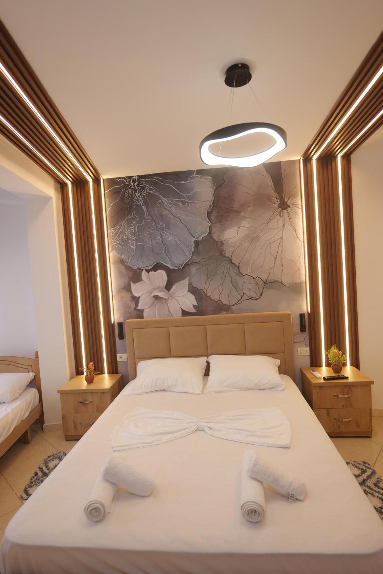 Golden Sleep Hostel Шкодер Екстер'єр фото