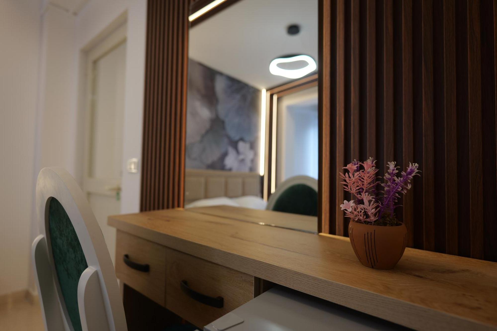 Golden Sleep Hostel Шкодер Екстер'єр фото