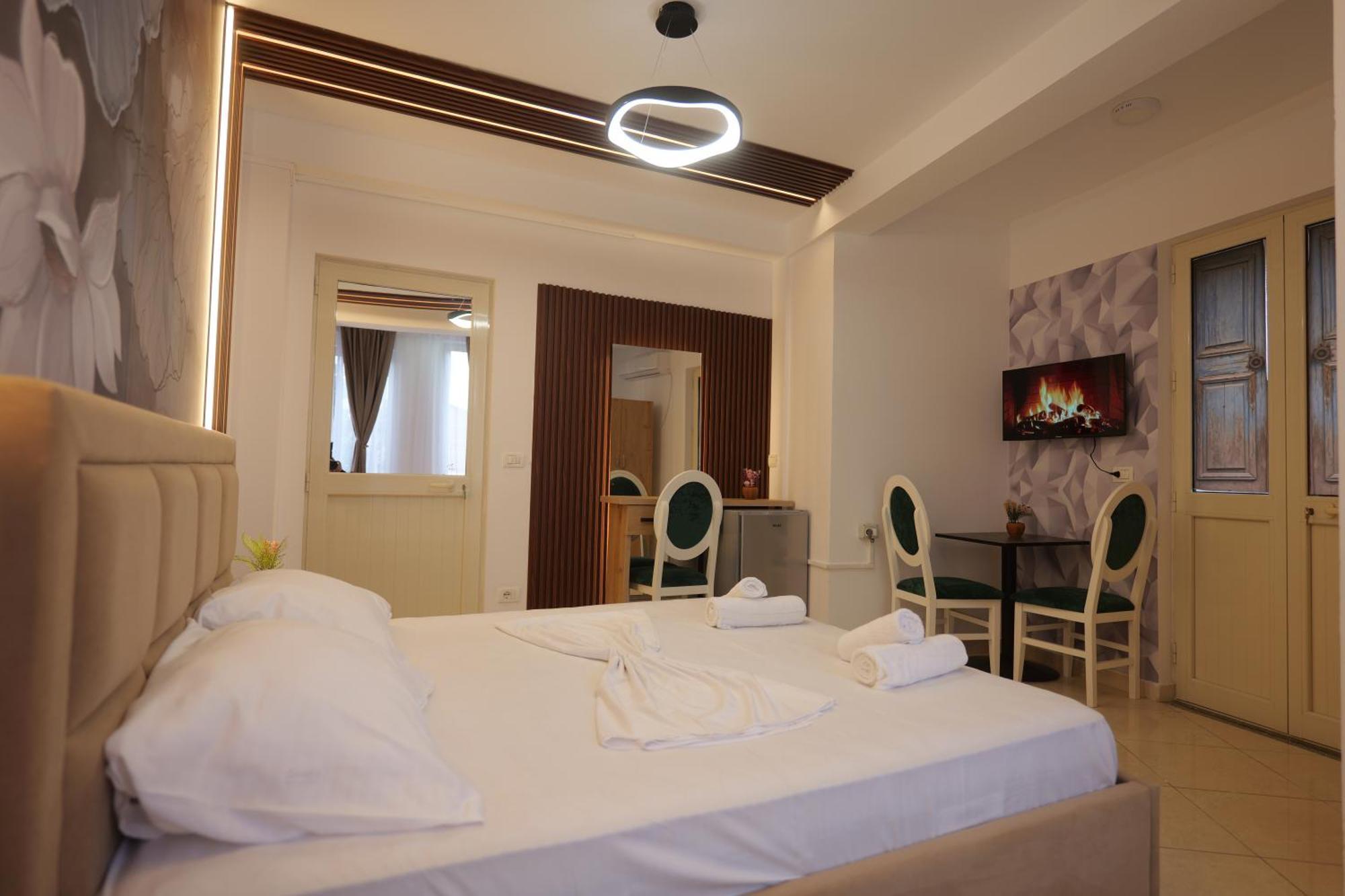 Golden Sleep Hostel Шкодер Екстер'єр фото