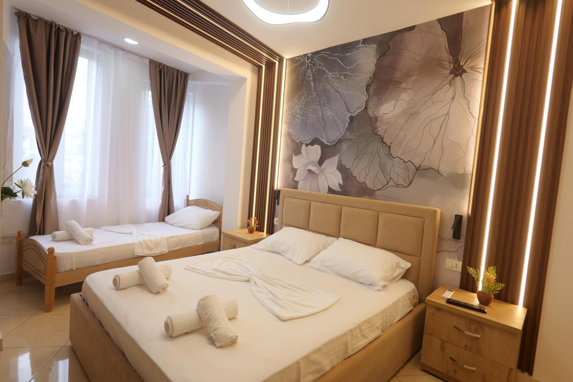 Golden Sleep Hostel Шкодер Екстер'єр фото