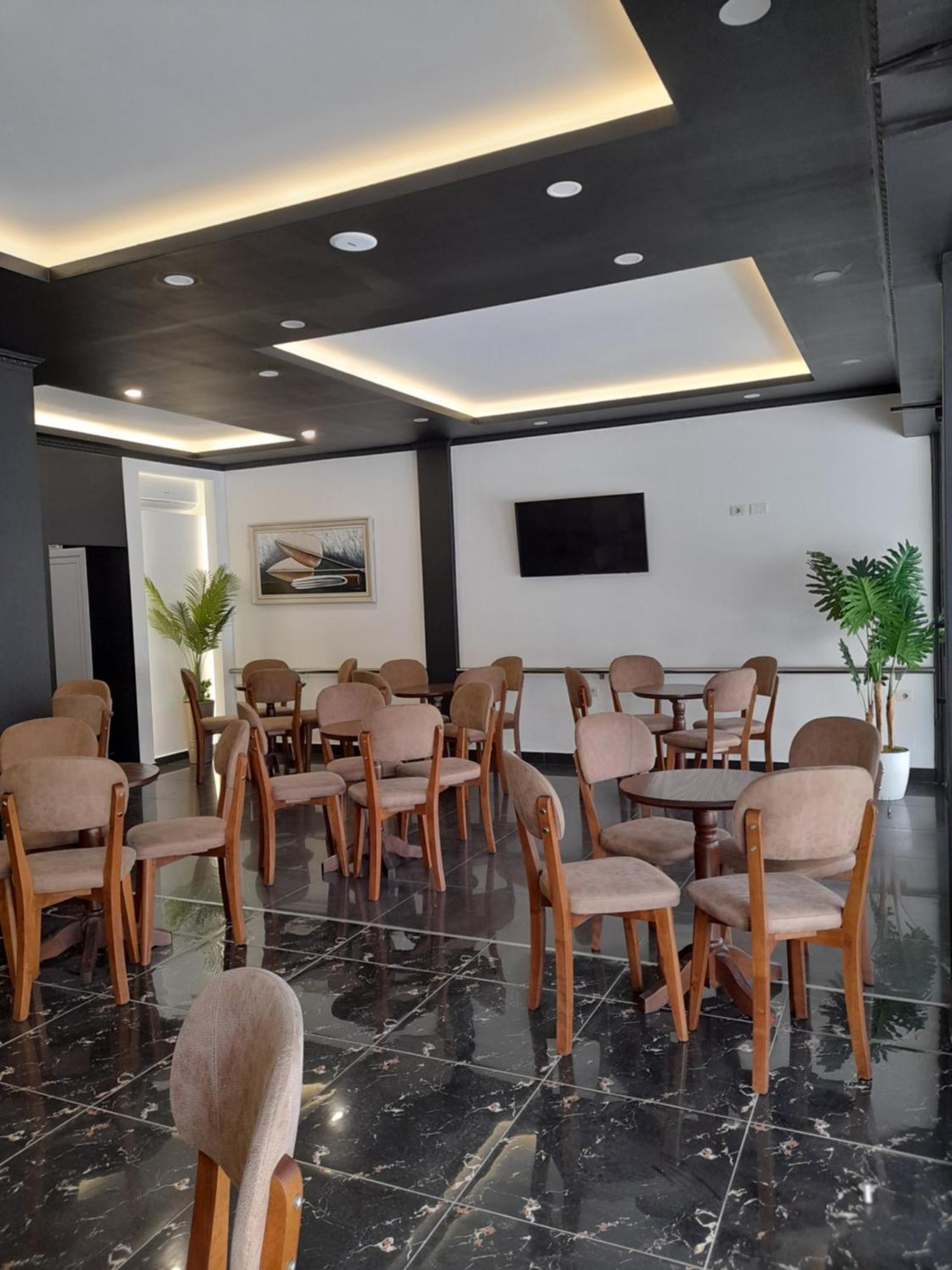 Golden Sleep Hostel Шкодер Екстер'єр фото