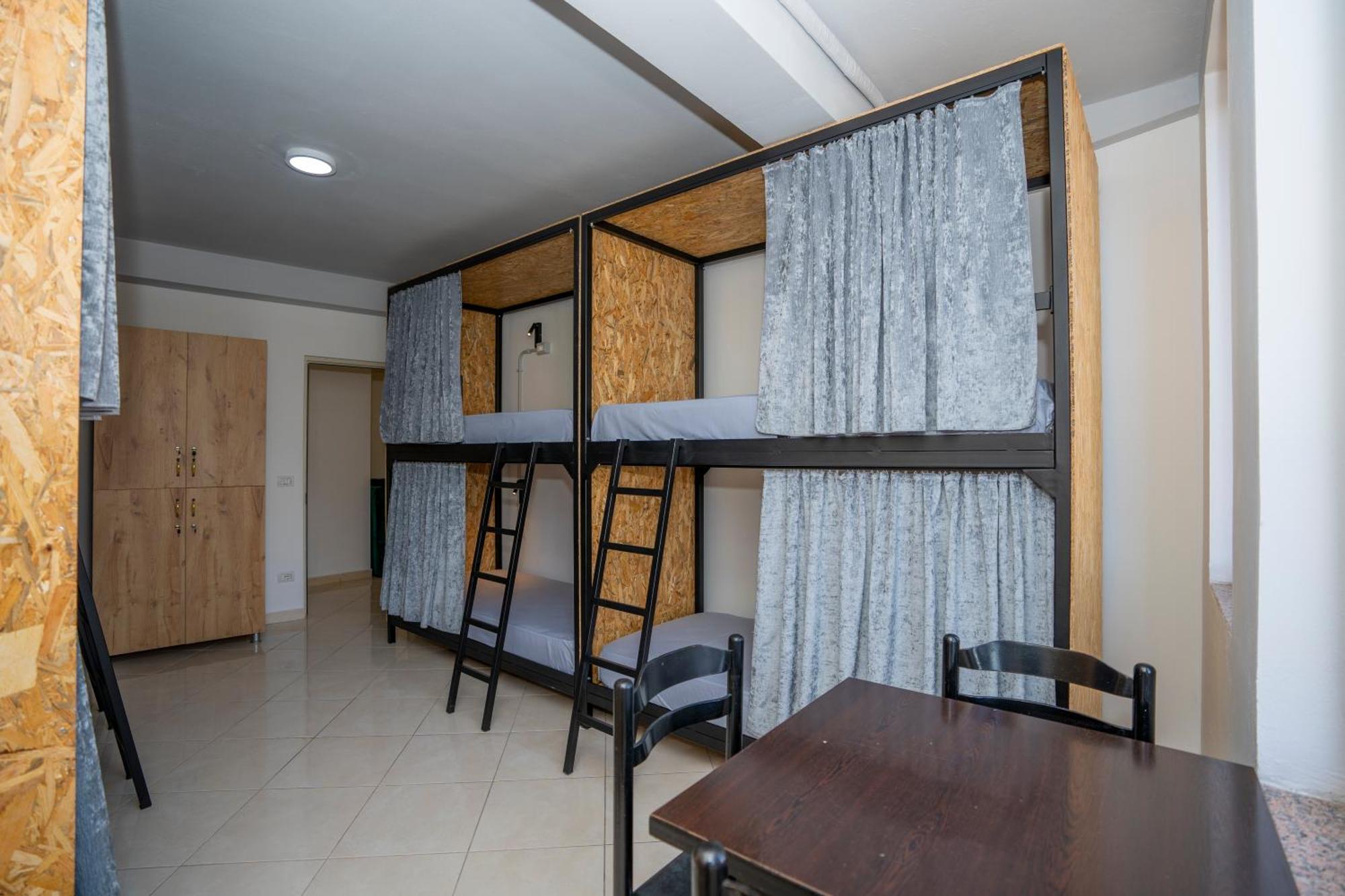 Golden Sleep Hostel Шкодер Екстер'єр фото