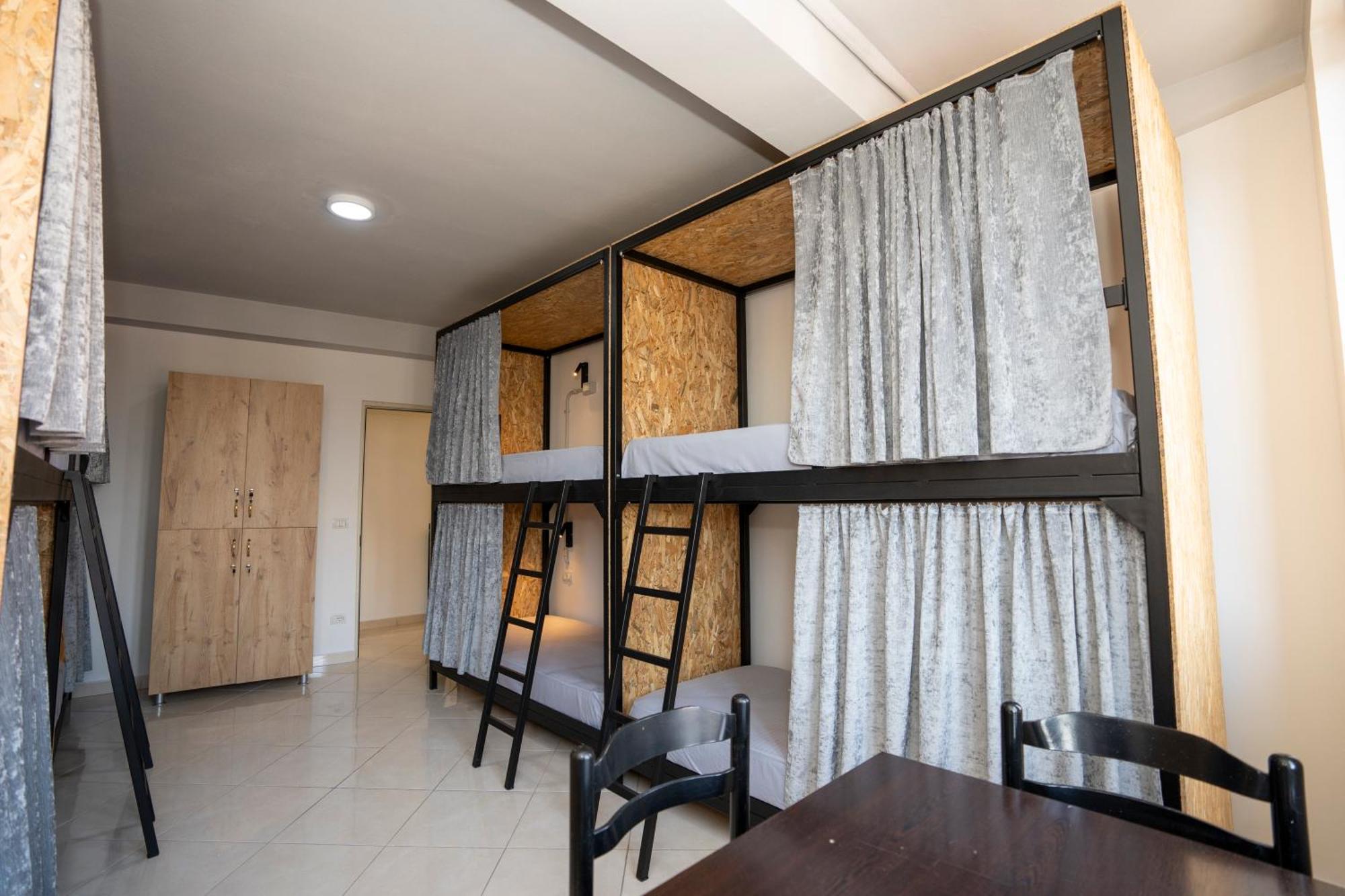Golden Sleep Hostel Шкодер Екстер'єр фото