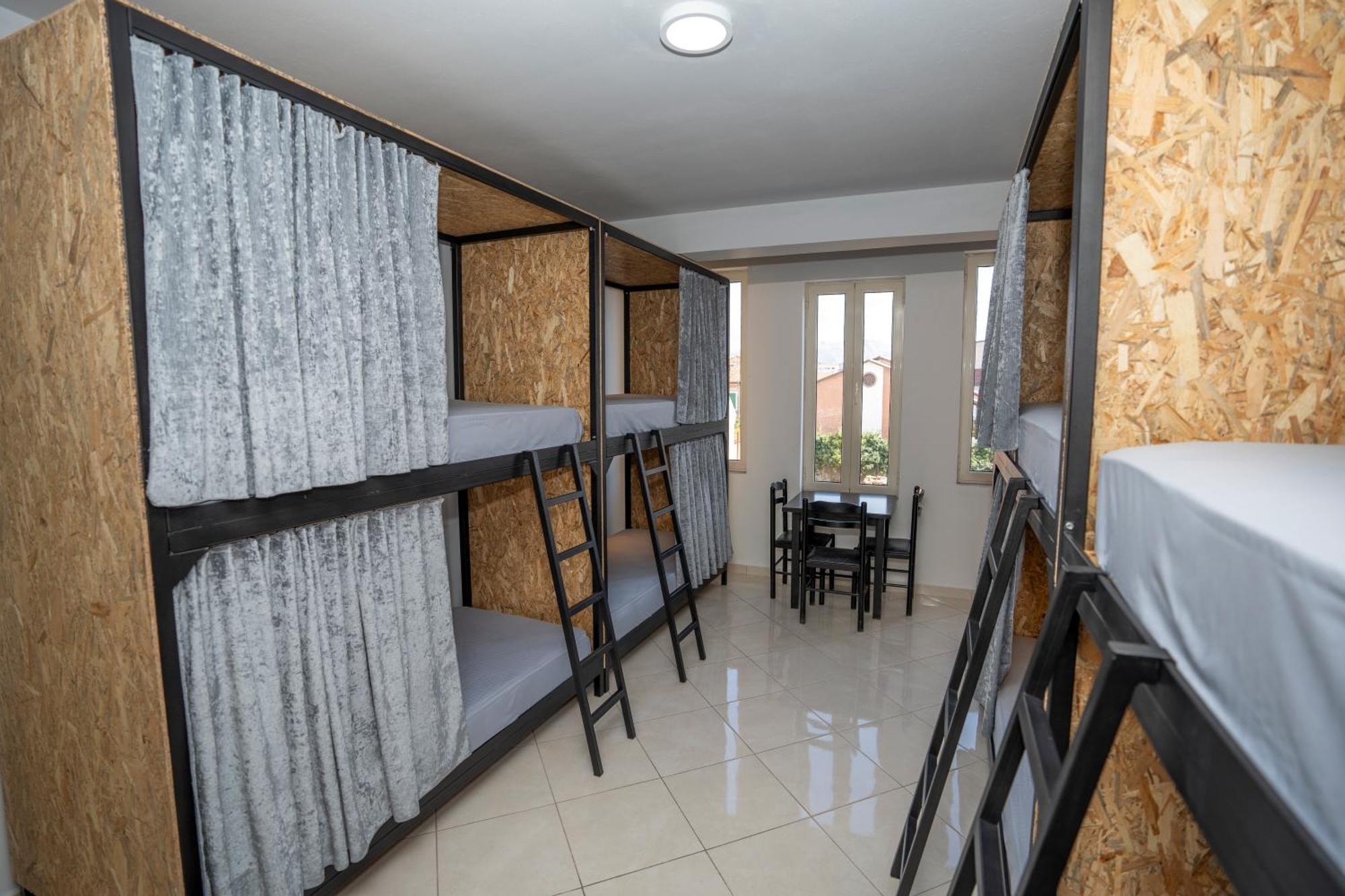 Golden Sleep Hostel Шкодер Екстер'єр фото